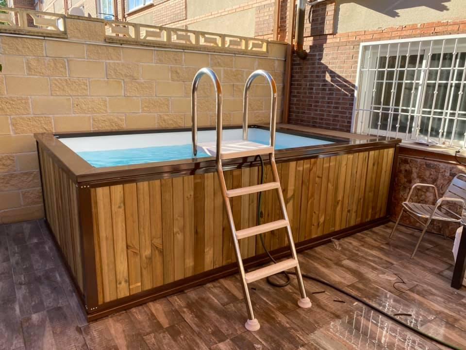 Tarima para piscina – Montajes en Madera  Swimming pools backyard, Small  inground pool, Small backyard pools